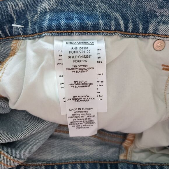 Good American Distressed Frayed Denim Jean 5-Pocket Shorts in Indigo155 - Picture 6 of 7